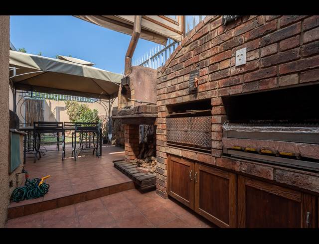 4 BEDROOM HOUSE FOR SALE IN REGENTS PARK
